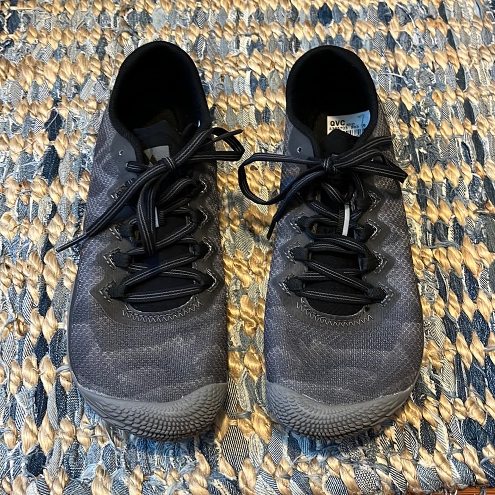 NWOB Merrell barefoot Vibram shoes Vapor Glove woman’s 7